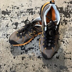 New Balance Men's Gray and Orange Athletic Shoes